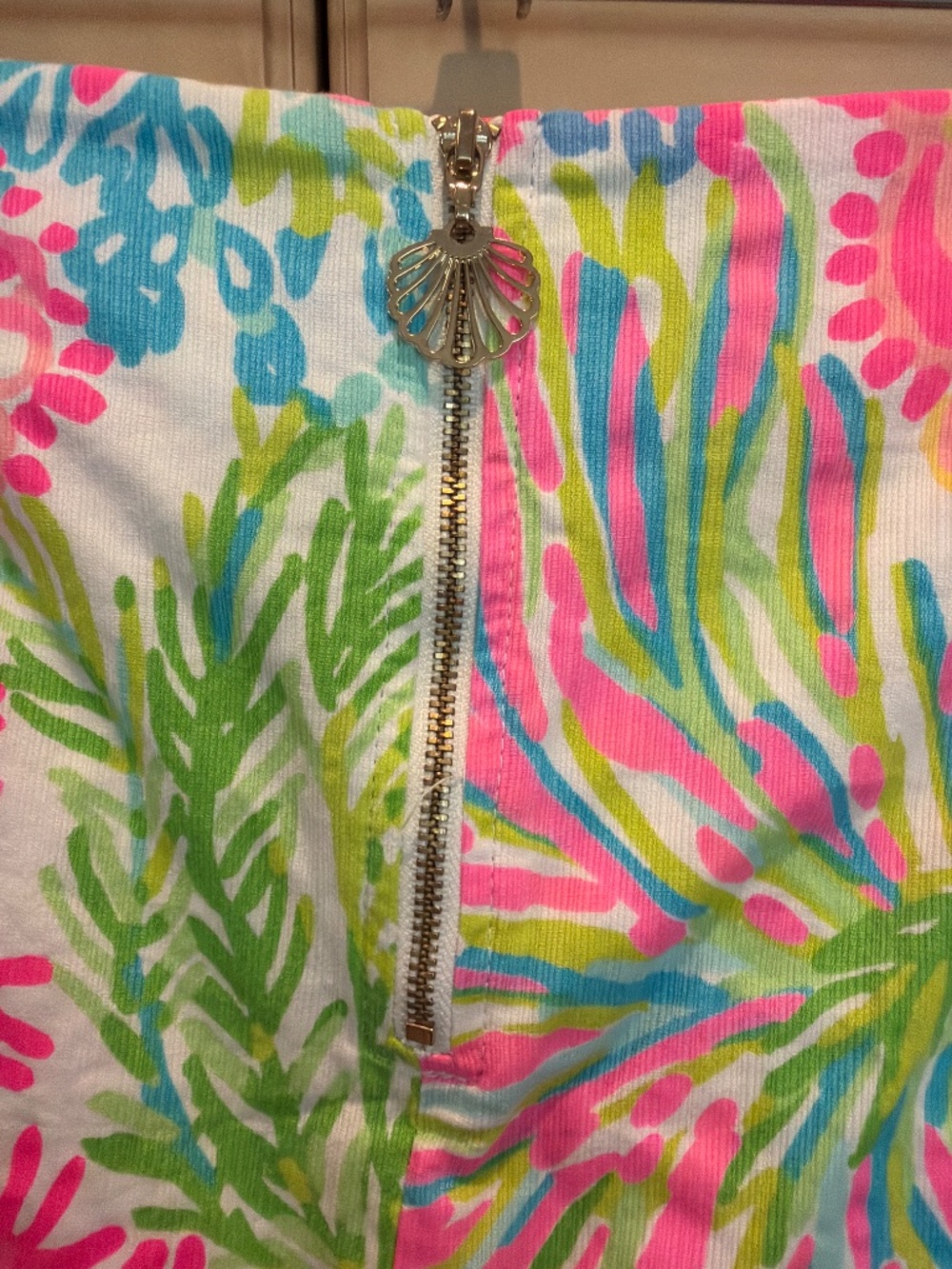 Lilly Pulitzer skirt with pockets - Picture 3 of 4